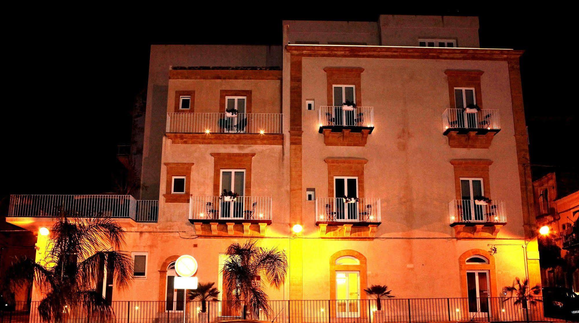 Hotel La Dimora Di Piazza Carmine Ragusa Eksteriør bilde